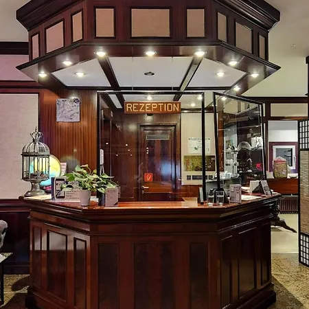 מלון Exquisit 4*