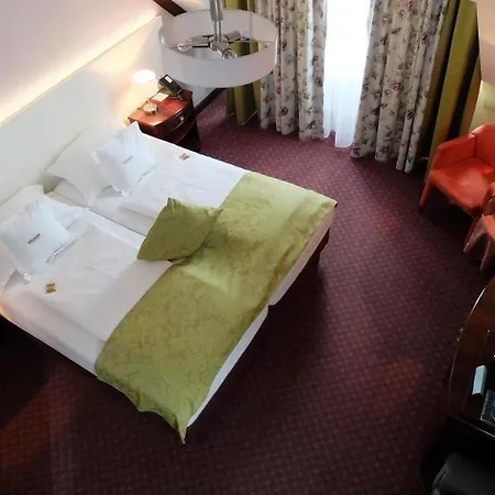 Szálloda Exquisit 4*
