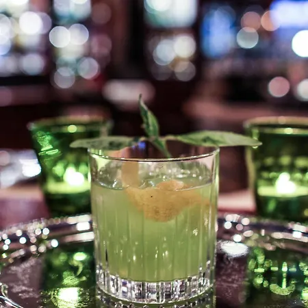 Exquisit מלון 4*