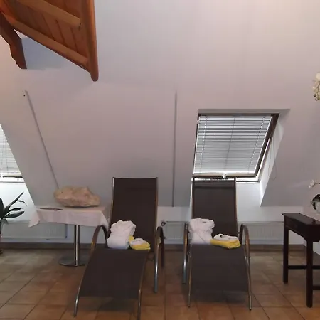 Exquisit Szálloda 4*