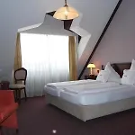 Otel Exquisit 4*