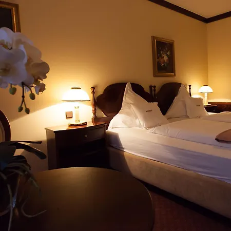 Exquisit Hotell 4*