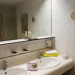 מלון Exquisit 4*