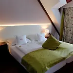 מלון Exquisit 4*