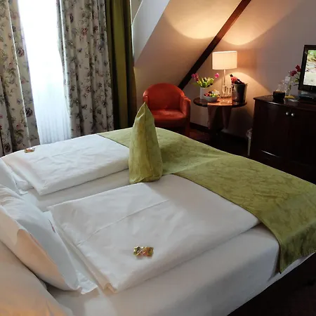 Hotell Exquisit 4*