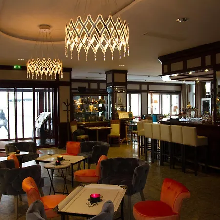 Exquisit Hotell 4*