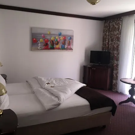 Exquisit 4* ميونيخ